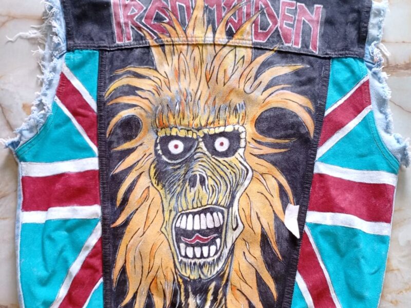 jaqueta-jeans-pintada-a-mao-iron-maiden